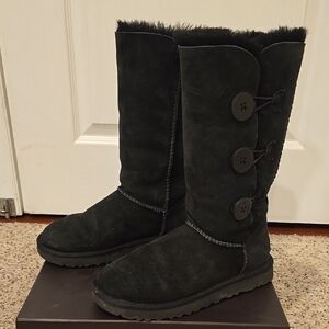 UGG Black Winter Boots with 3 buttons, Size 6.